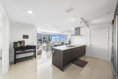 Comprar apartamento no Icon Brickell Tower II 811