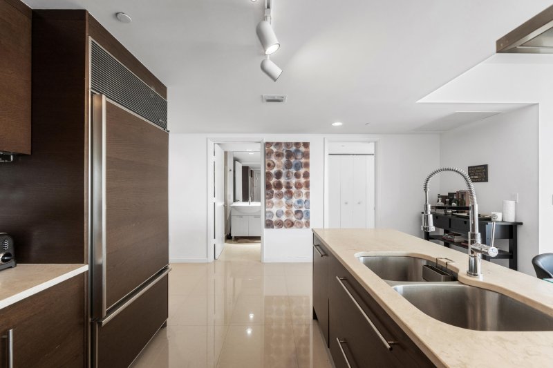 Comprar apartamento no Icon Brickell Tower II 811