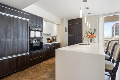 Aluguel de apartamento no Beach Club Two 1108