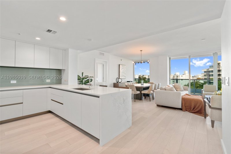 Alquiler de apartamento en La Baia South 604