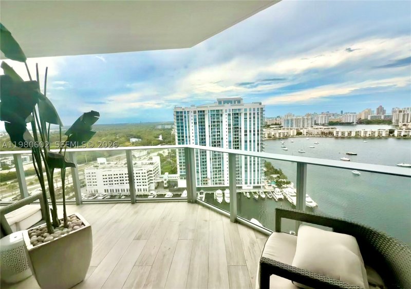 Condo for sale at Marina Palms Yacht Club 2305