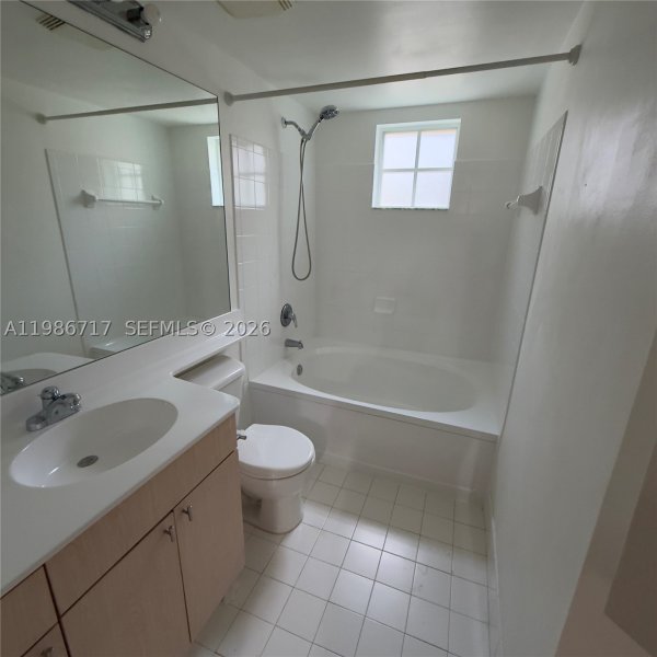 Condo for sale at Porto Bellagio 2319