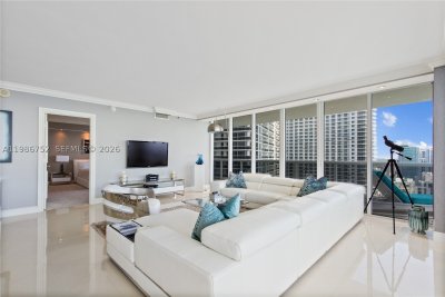 Aluguel de apartamento no Beach Club Two 3401