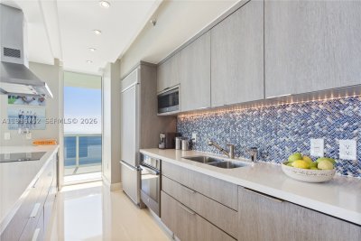 Aluguel de apartamento no Beach Club Two 3401