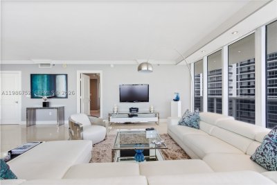 Aluguel de apartamento no Beach Club Two 3401