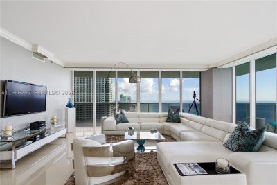 Aluguel de apartamento no Beach Club Two 3401