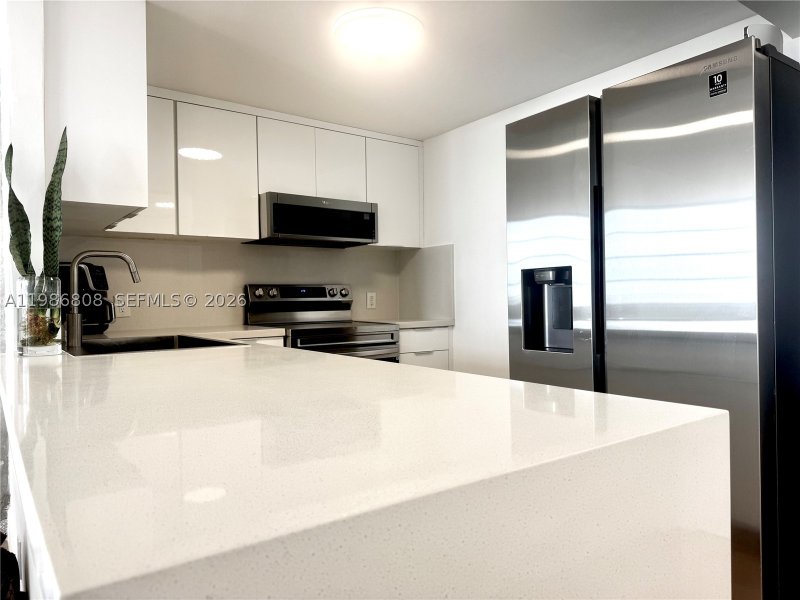 Condo for sale at Bayview Towers A909