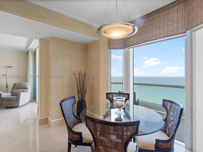 Aluguel de apartamento no Acqualina Resort & Spa 2903
