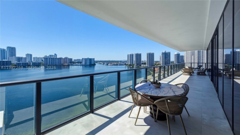Condo for sale at Prive 1201