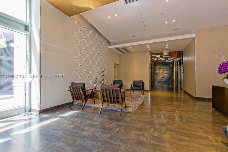 Condo for sale at Midtown Midblock 1006