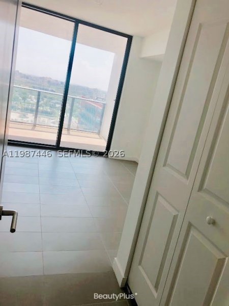 Comprar apartamento no Canvas 1715