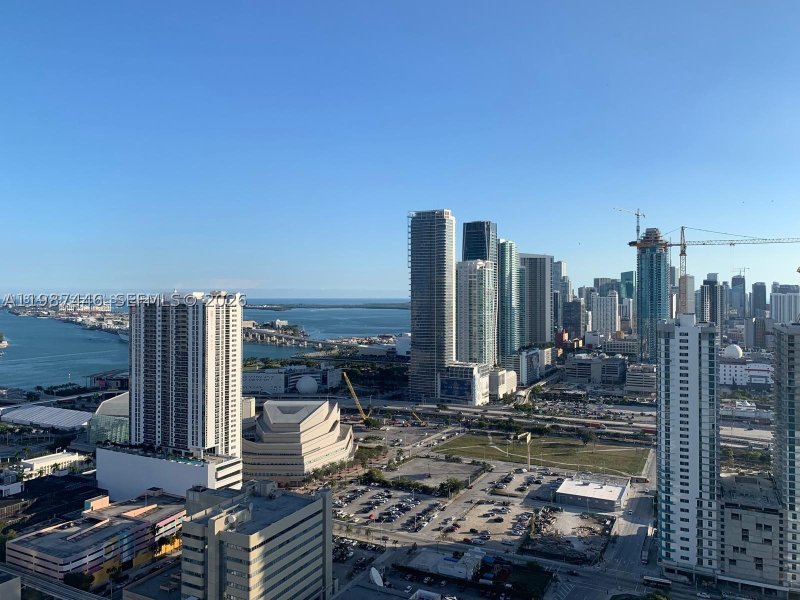 Comprar apartamento no Canvas 1715