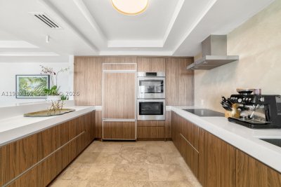 Comprar apartamento no 5600 Collins D