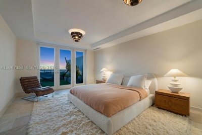 Comprar apartamento no 5600 Collins D