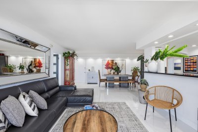 Comprar apartamento en Embassy Towers Ph D