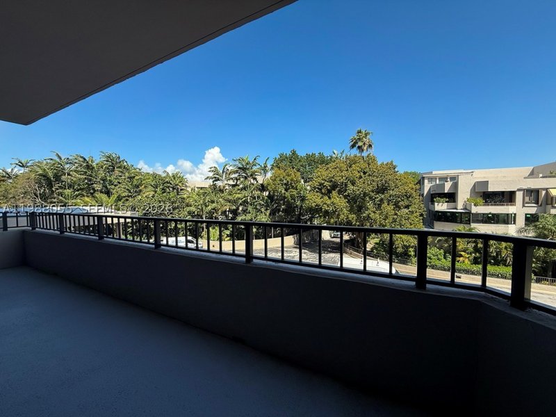 Condo for sale at Key Colony III Emerald Bay 320