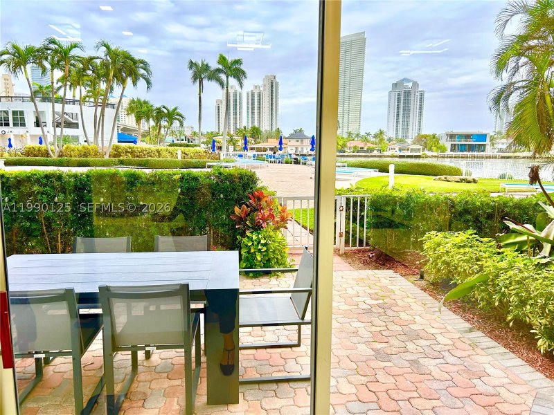 Alquiler de apartamento en Mystic Pointe 200 111