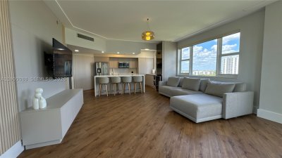 Comprar apartamento en Turnberry Village 1016
