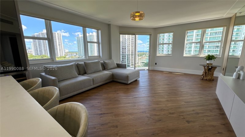 Comprar apartamento en Turnberry Village 1016