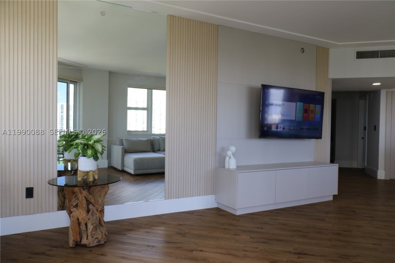 Comprar apartamento en Turnberry Village 1016