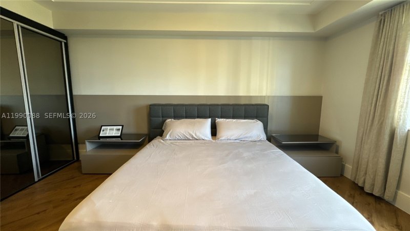 Comprar apartamento en Turnberry Village 1016
