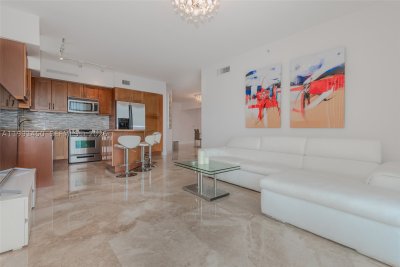 Aluguel de apartamento no Duo Condo 1407E