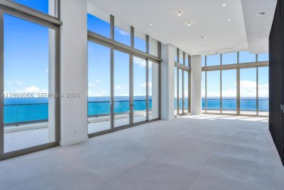 Comprar apartamento no The Estates at Acqualina PH-01