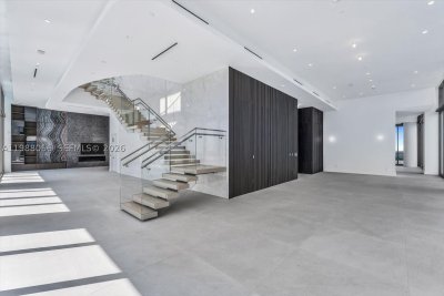 Comprar apartamento no The Estates at Acqualina PH-01