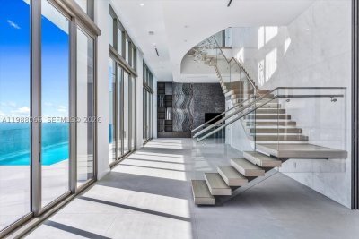 Comprar apartamento no The Estates at Acqualina PH-01