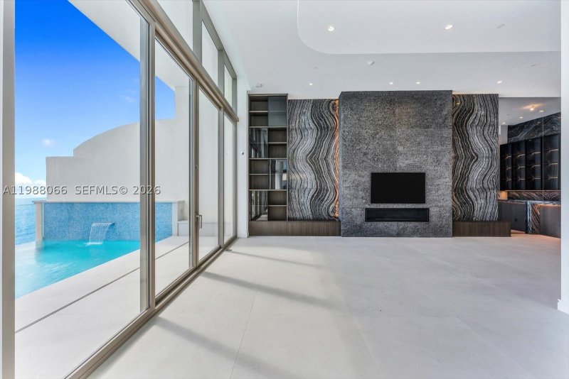 Comprar apartamento en The Estates at Acqualina PH-01