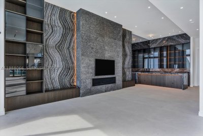 Comprar apartamento no The Estates at Acqualina PH-01