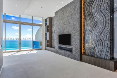 Comprar apartamento no The Estates at Acqualina PH-01