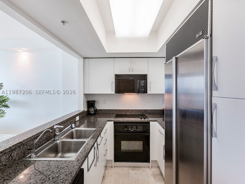 Apartment for rent at 1500 Ocean Drive PH-10