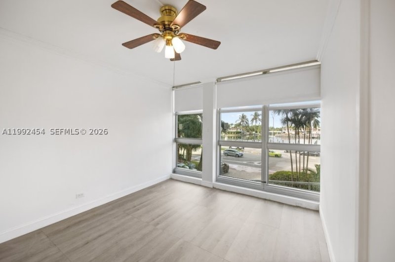 Apartment for rent at Crystal House 2K