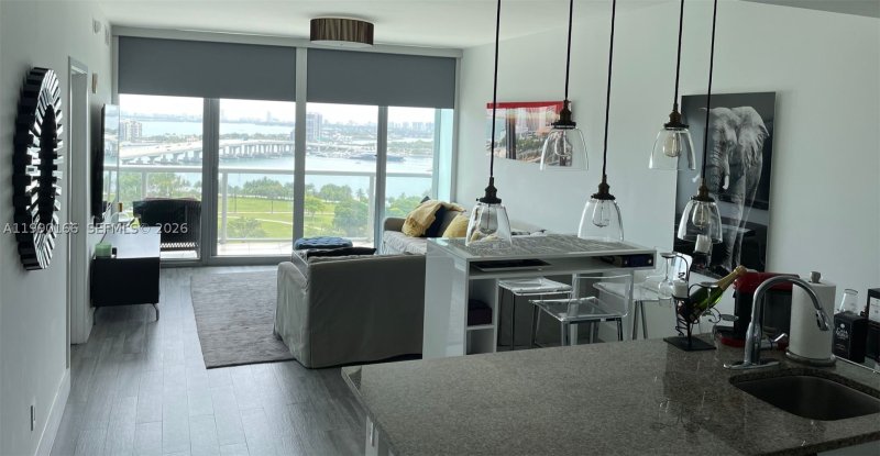 Condo for sale at Marina Blue 1810