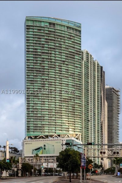 Condo for sale at Marina Blue 1810