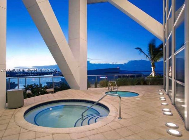 Condo for sale at Marina Blue 1810