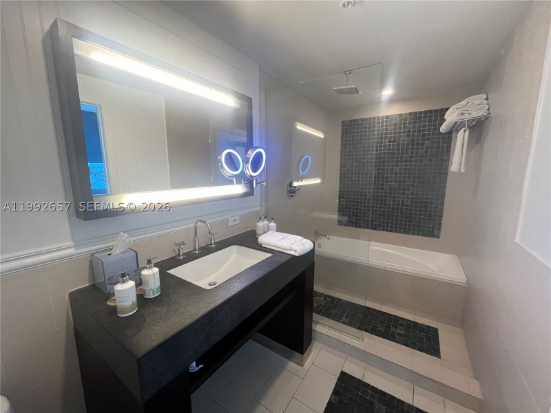 Condo for sale at Sole 2408