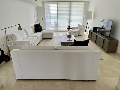 Aluguel de apartamento no Club Tower Two 803