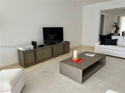 Aluguel de apartamento no Club Tower Two 803