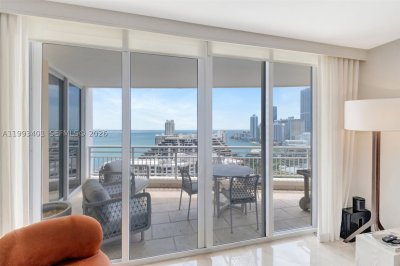 Alquiler de apartamento en Three Tequesta Point 2605