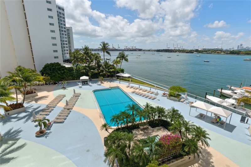 Comprar apartamento en Mirador North Tower 528