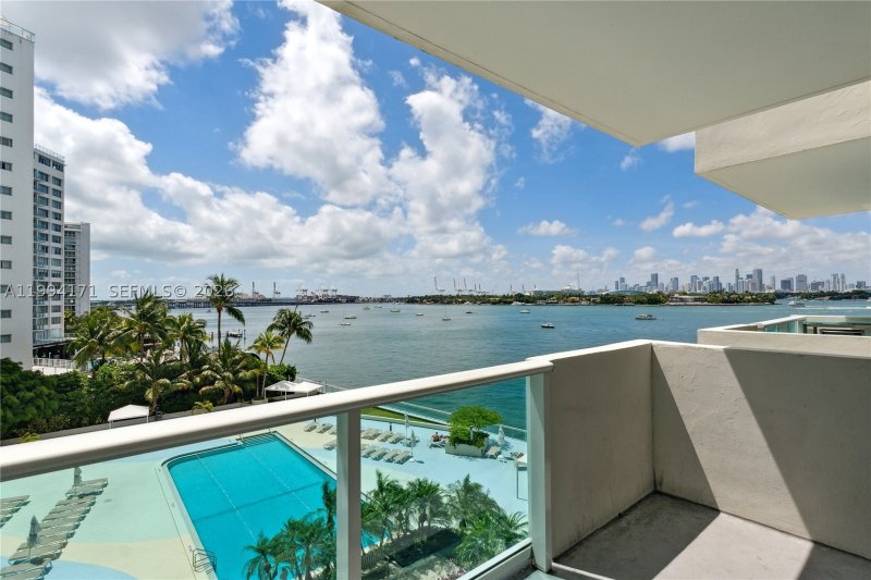 Comprar apartamento en Mirador North Tower 528