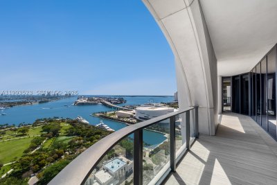 Comprar apartamento en One Thousand Museum 2702
