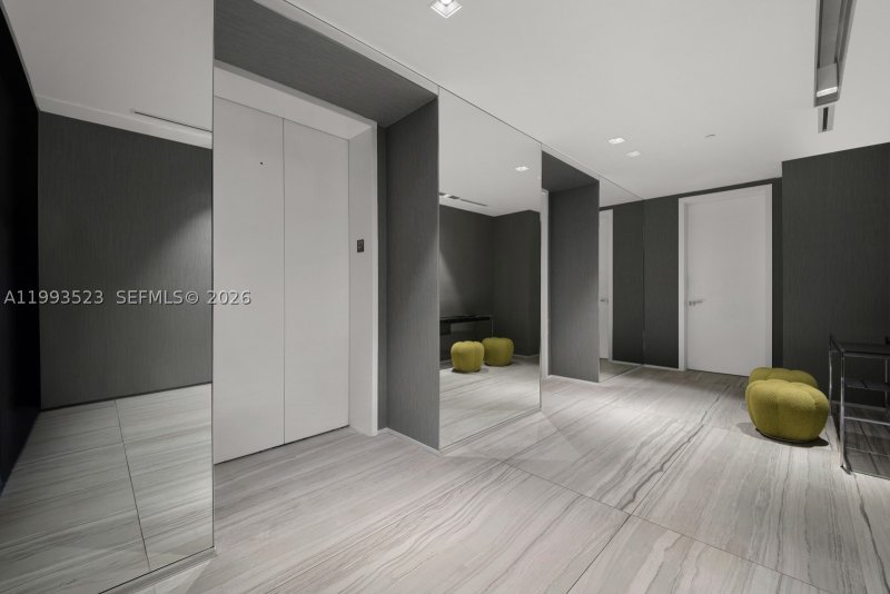 Comprar apartamento en One Thousand Museum 2702