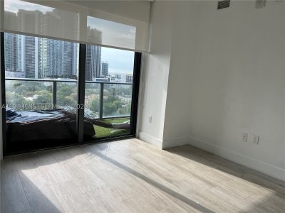 Comprar apartamento no Hyde Midtown 1207