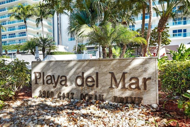 Condo for sale at Playa Del Mar 2204