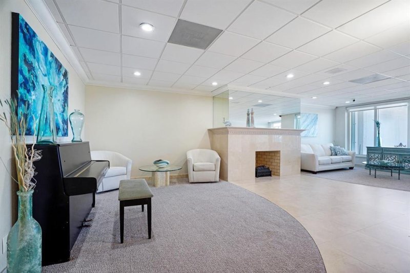 Condo for sale at Playa Del Mar 2204