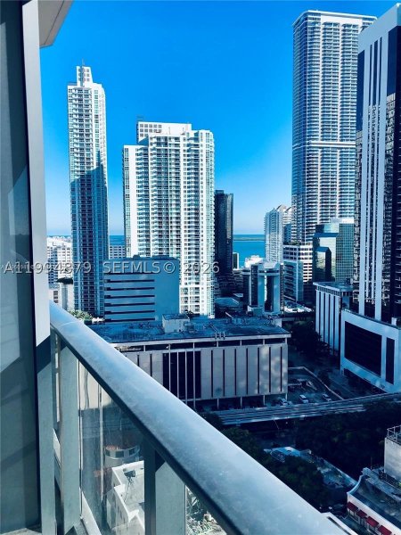 Comprar apartamento en Brickell Heights East 2004