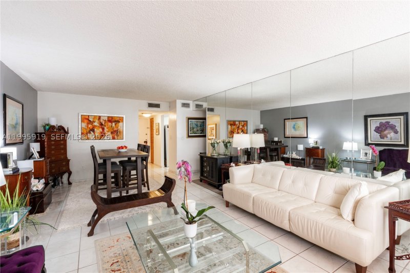Comprar apartamento en Brickell Shores 203